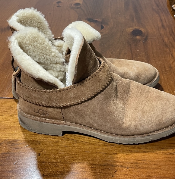 Ugg Womens Tan Camel Mckay Short Sherpa Lined Casual Boots Size 10 - Picture 1 of 6
